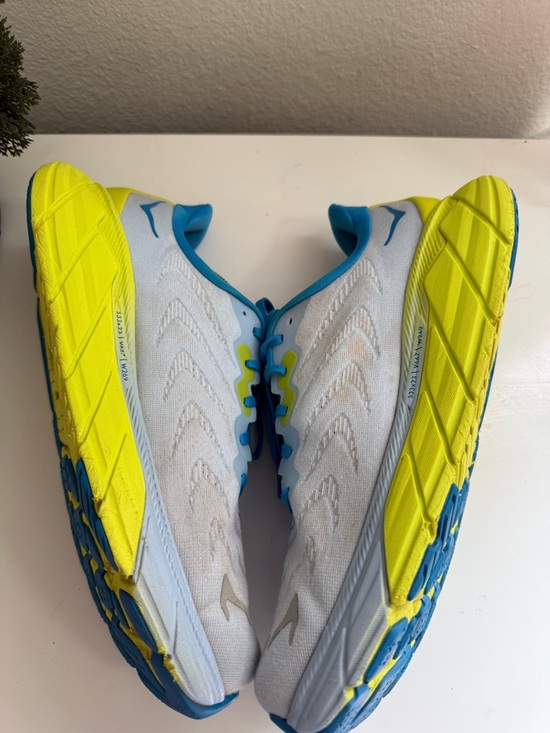 Hoka men size 11 Arahi 6 White, Blue & Neon Yellow Men\'s Running Shoes main image 6